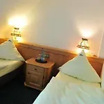 阿列格鲁酒店